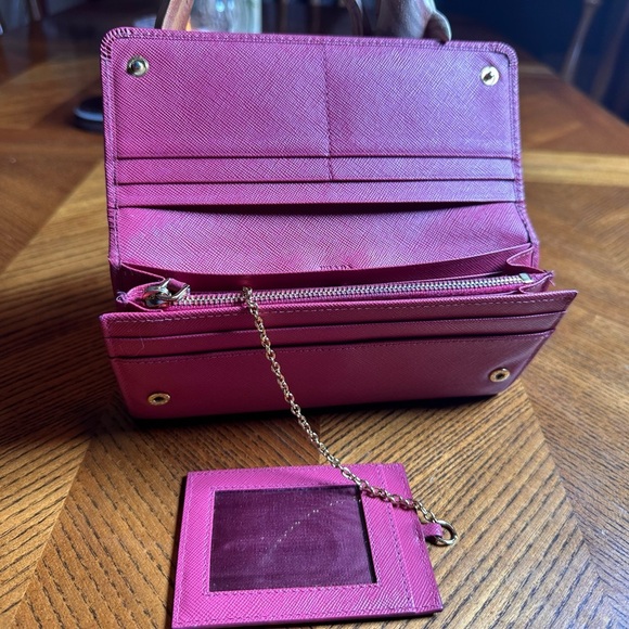 Prada Saffiano Long Women Wallet - Picture 5 of 9